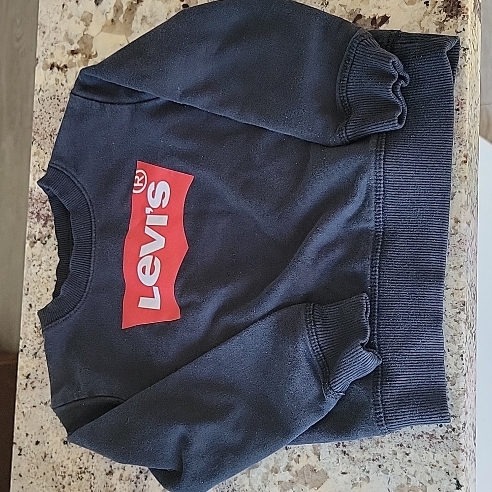 Size 2T Levis Crewneck